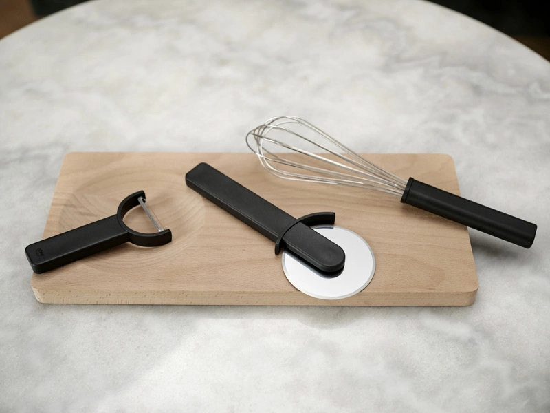 Zone Denmark - Obrotowy nóż do pizzy Singles Black