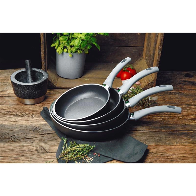 Ballarini - patelnia płytka 24 cm Lazise