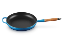 Le Creuset - patelnia żeliwna z drewnianym uchwytem 26 cm Azure