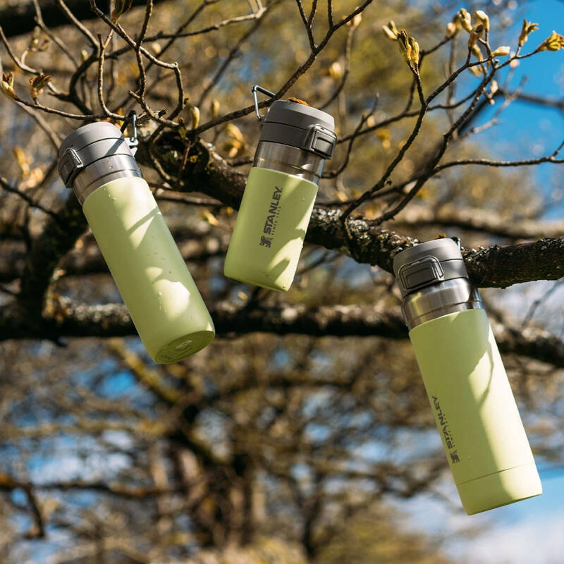 Stanley - Butelka na wodę QUICK FLIP - limonkowa 0,7L