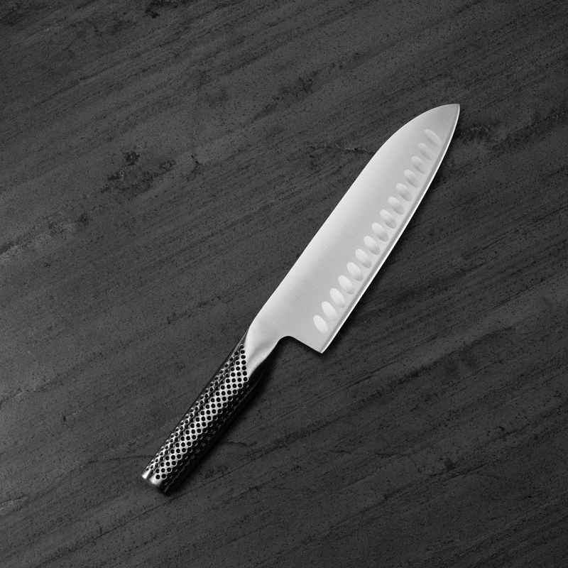Global - Nóż Santoku żłobiony 18 cm G-80