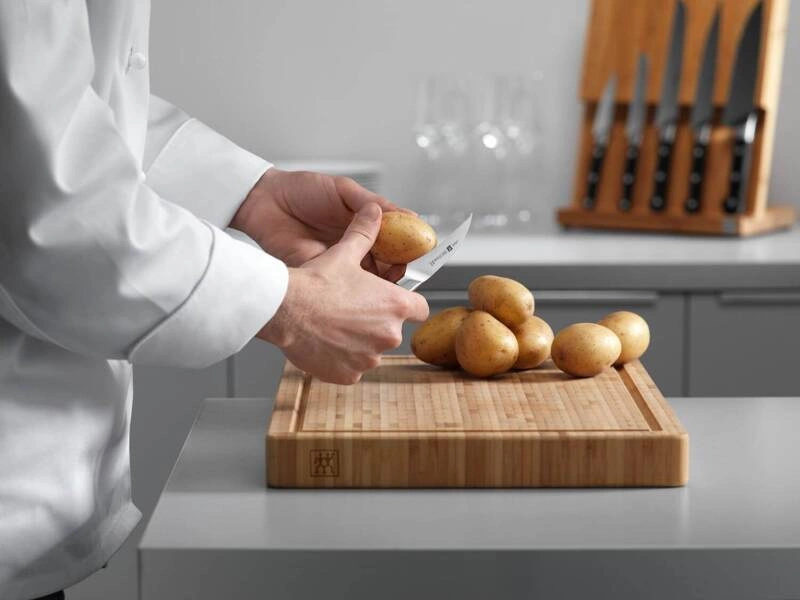 Zwilling - Nóż do obierania warzyw Four Star 7 cm