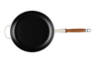 Le Creuset - patelnia żeliwna z drewnianym uchwytem 26 cm Meringue