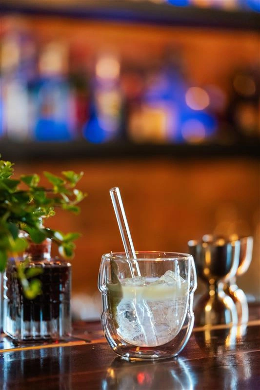 Vialli Design - Komplet 2 szklanek z podwójną ścianką 250ml Sferico