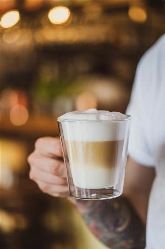 Vialli Design - Zestaw 2 szklanek z podwójną ścianką Diva 400 ml