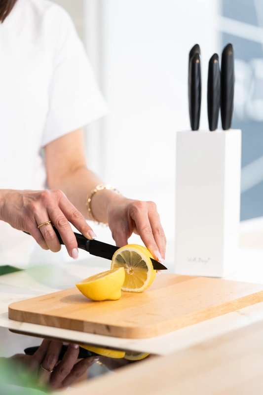 Vialli Design - Zestaw noży w białym bloku 5 szt. Caro