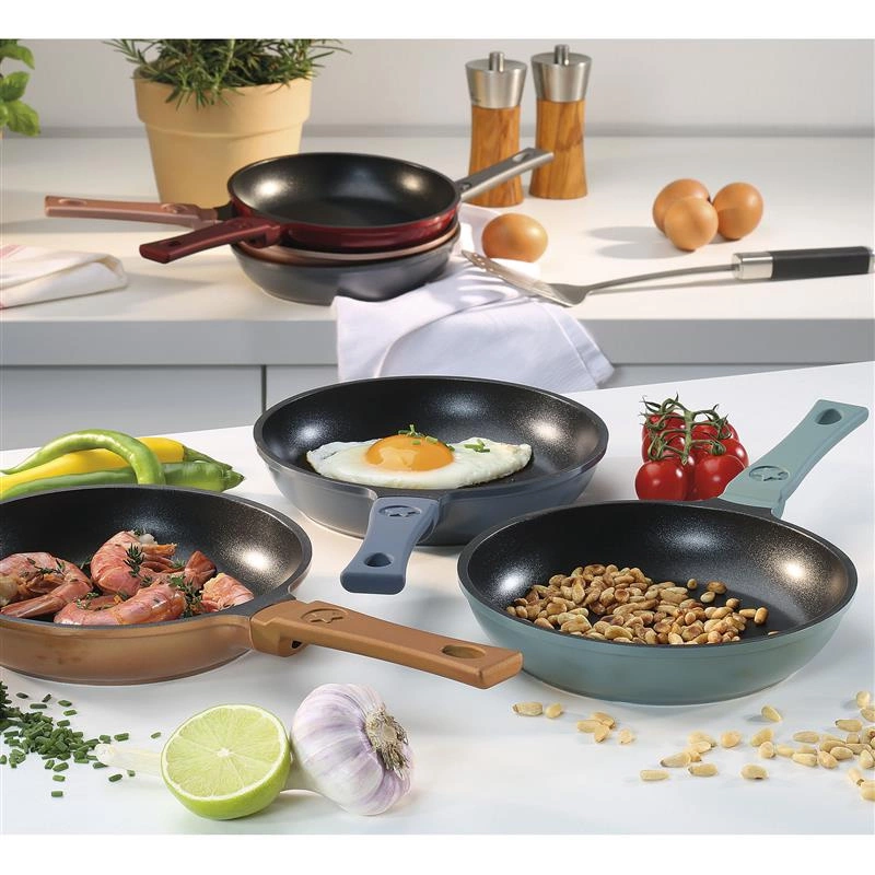 Spring - patelnia z powłoką nieprzywierającą, śred. 18 x 4 cm, czerwona błyszcząca VULCANO MINI LINE CLASSIC