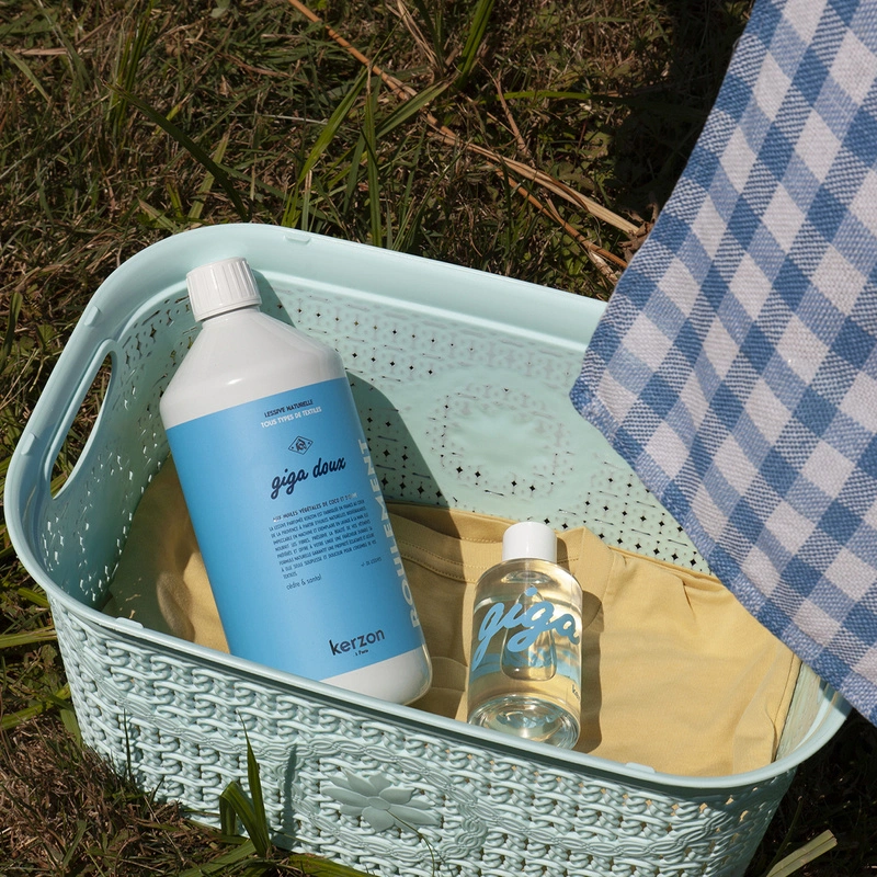 Kerzon - Perfumowany płyn do prania uniwersalnego 1L Giga Doux