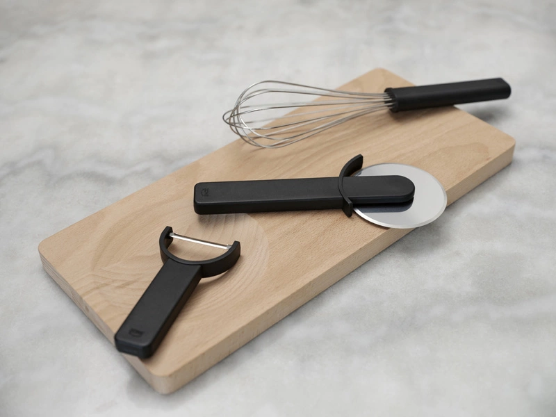 Zone Denmark - Obrotowy nóż do pizzy Singles Black