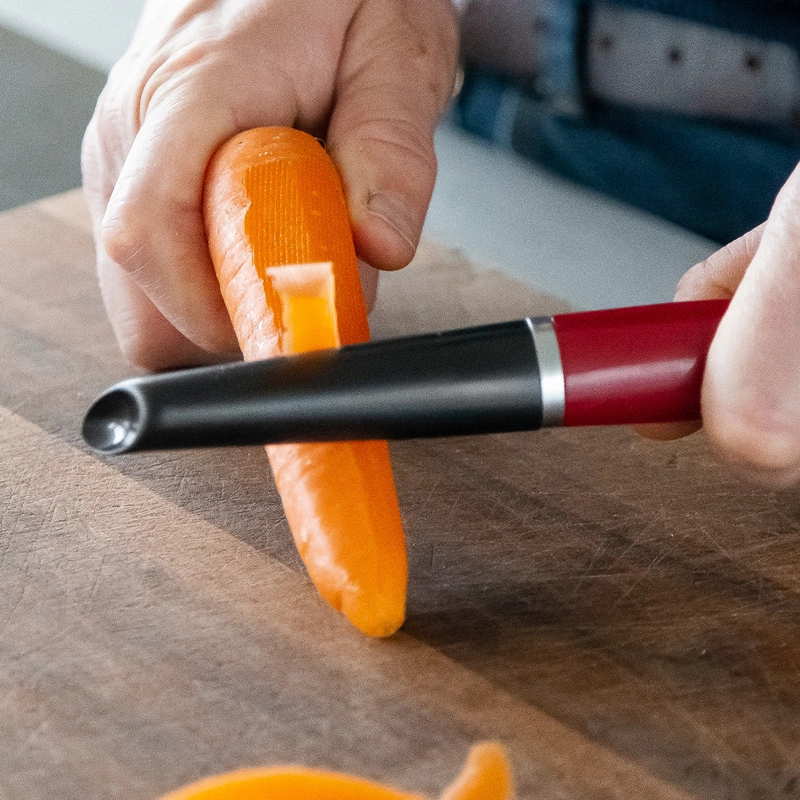 KitchenAid Culinary Tools - obieraczka do warzyw CORELINE Empire Red