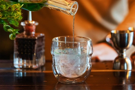 Vialli Design - Komplet 2 szklanek z podwójną ścianką 250ml Sferico