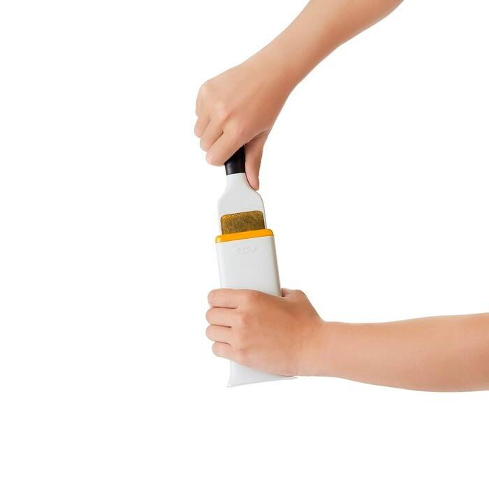 OXO - Szczotka do ubrań, Good Grips