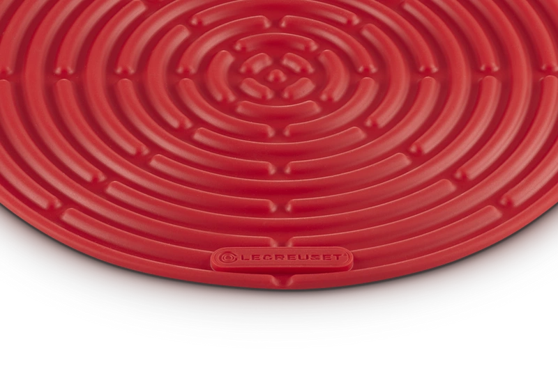 Le Creuset - podstawka pod gorące nacznia 20 cm wiśniowa