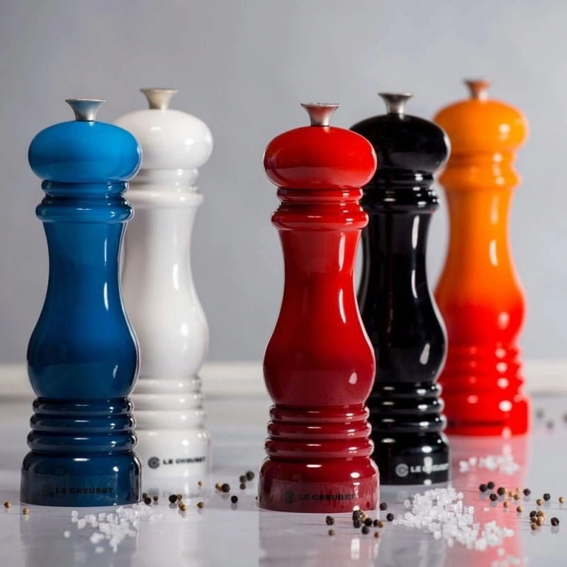 Le Creuset - młynek do soli 30 cm wiśniowy