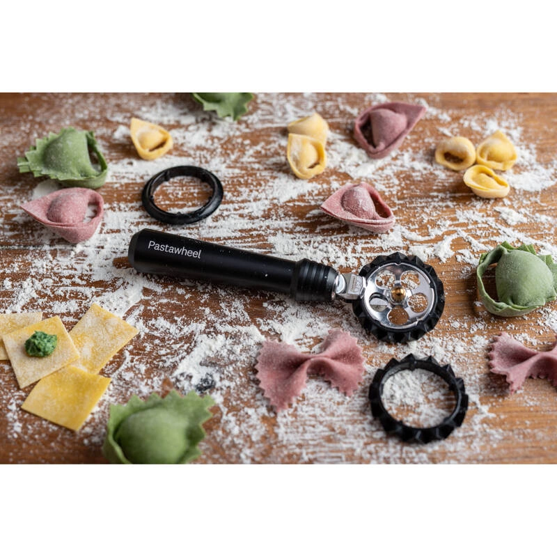 Marcato - Nóż/kółko do makaronu, czarne