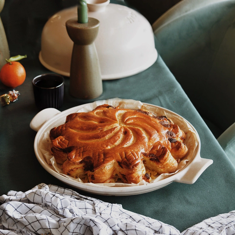 Emile Henry - Naczynie do chleba 4,5L - czarny