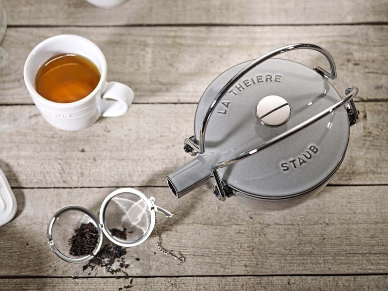 Staub - żeliwny dzbanek czajnik do herbaty szary 1,1 l