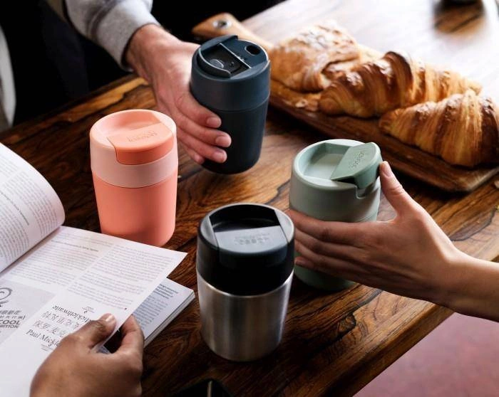 Joseph Joseph - Kubek podróżny 340 ml jasnozielony, Sipp™