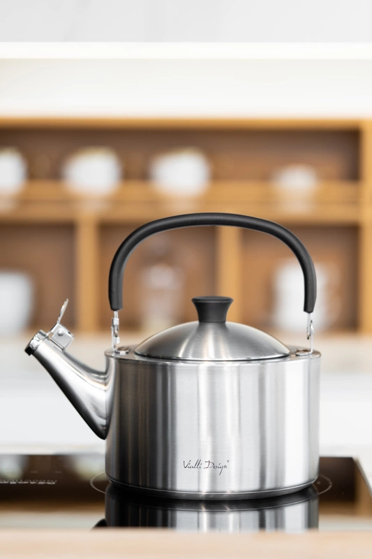 Vialli Design - Czajnik 1,5l z gwizdkiem Diamante stalowy matowy
