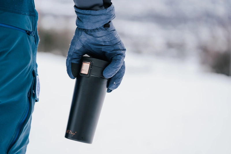 Vialli Design - Kubek termiczny 400ml FUORI czarny Rose Gold