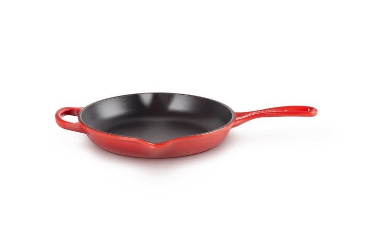 Le Creuset - patelnia Signature niska żeliwna 23 cm wiśniowa