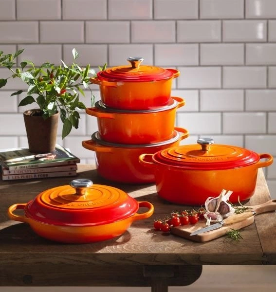Le Creuset - garnek patelnia Gourmet Signature 26 cm 2,2 l płomienny