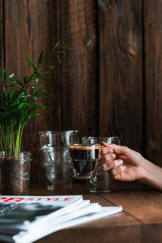 Vialli Design - Komplet 6 szklanek do espresso z podwójną ścianką 150ml Senso