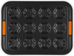 Le Creuset - Forma na Muffiny Świąteczna