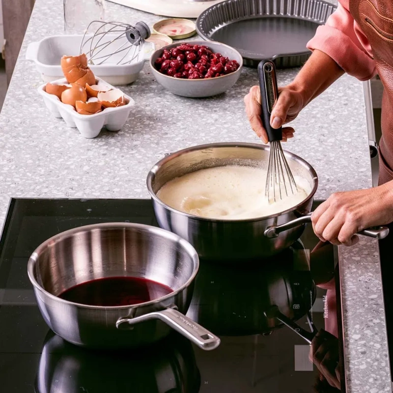 KitchenAid - Rondel typu Chef's 22cm 3,1l Multi-Ply bez powłoki