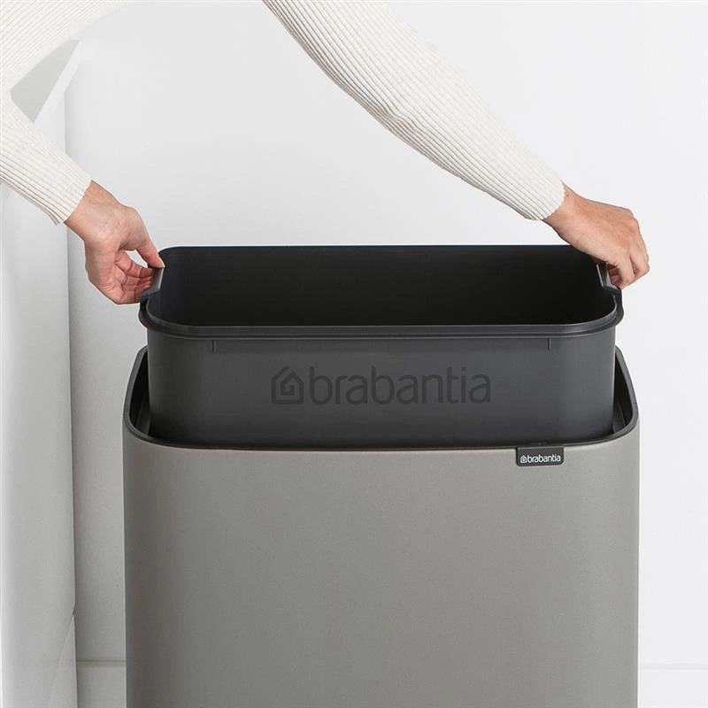 Brabantia - Kosz na śmieci Touch Bin BO 36l szary Mineral Concrete