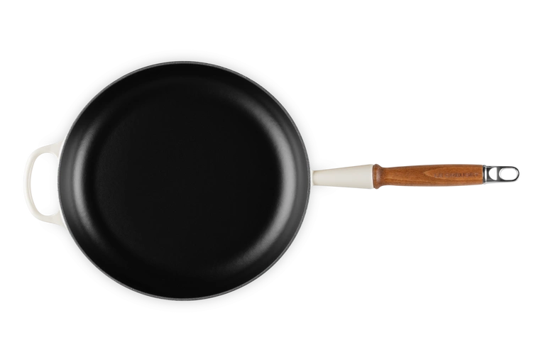 Le Creuset - patelnia żeliwna z drewnianym uchwytem 26 cm Meringue