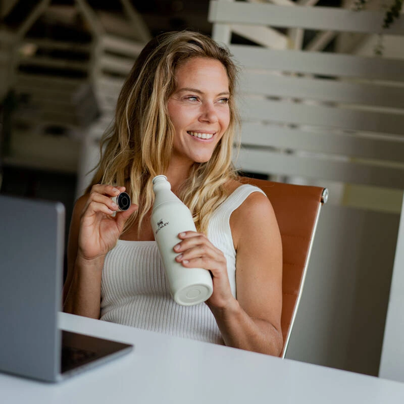 Stanley - butelka All Day Slim 0,6L - Cream