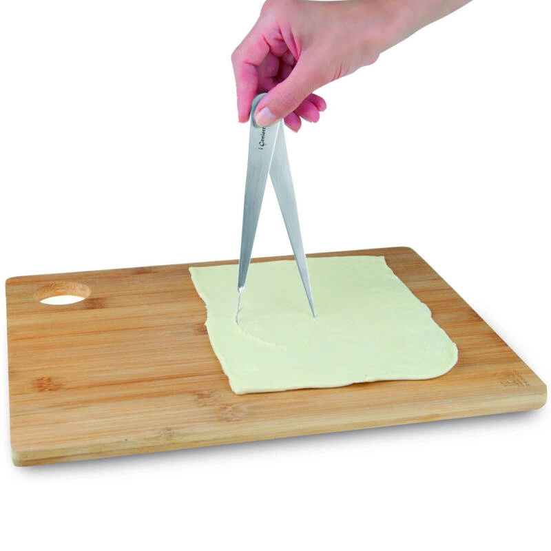 i Genietti - Cyrkiel do wycinania kół z ciasta