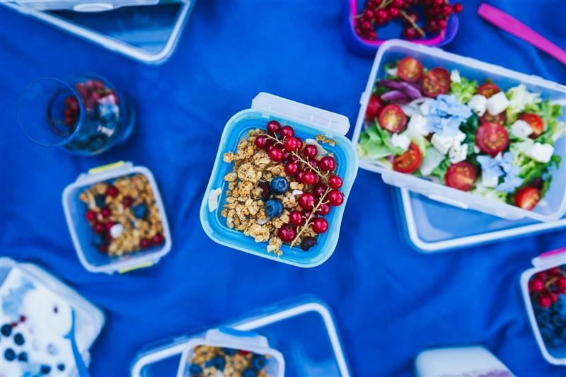 Vialli Design - Pojemnik na żywność 800ml Foodie Push&Push biały 2