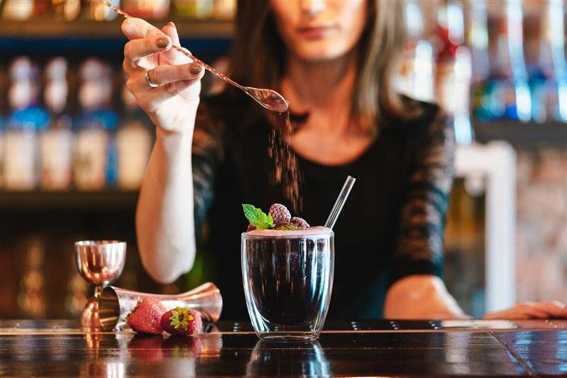 Vialli Design - Zestaw 6 szklanek z podwójną ścianką 320ml ze słomkami VITA