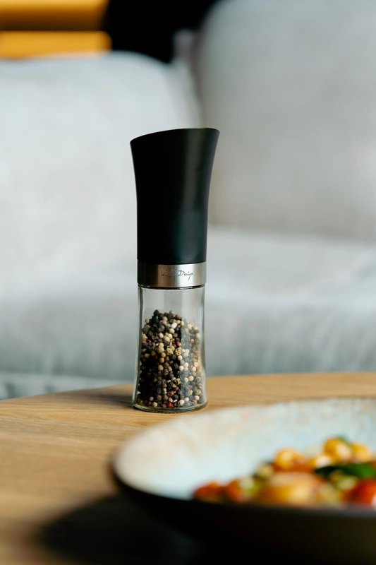 Vialli Design - Grawitacyjny młynek do soli i pieprzu elektryczny czarny LIVIO