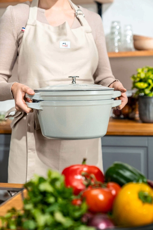 Staub - zestaw 2 naczyń + pokrywka 24 cm truflowy