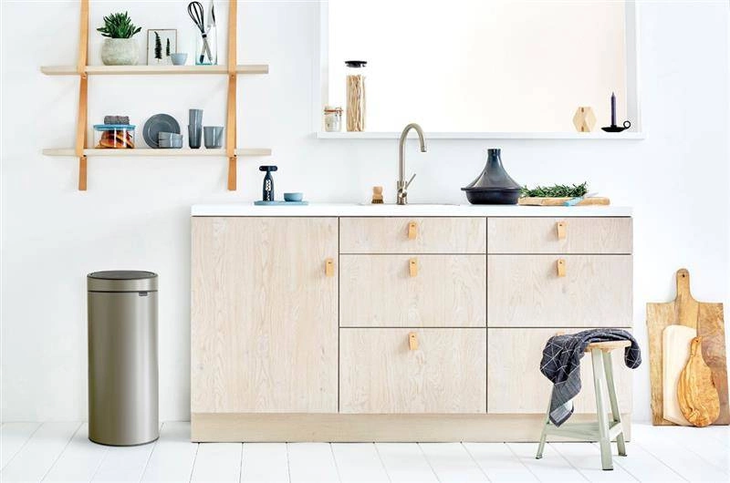 Brabantia - kosz na śmieci Touch Bin - 30 L, platynowy