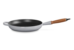 Le Creuset - patelnia żeliwna z drewnianym uchwytem 28 cm chateau