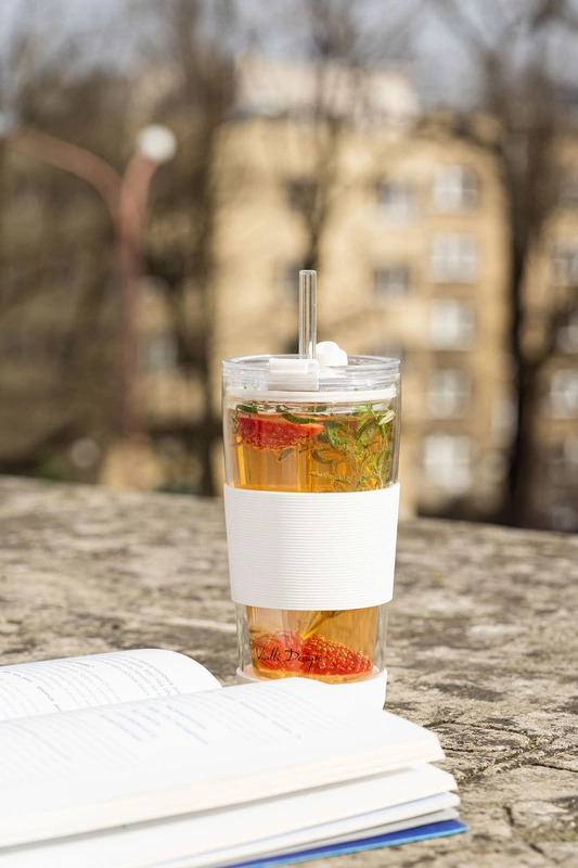 Vialli Design - Kubek termiczny szklany ze słomką 600 ml biały Fuori