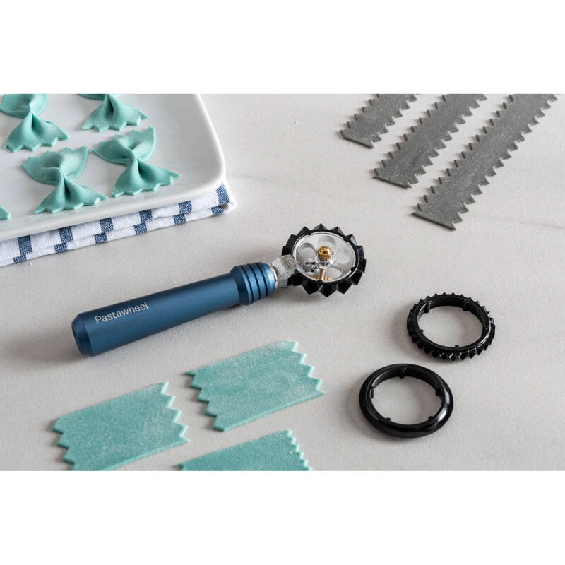 Marcato - Nóż/kółko do makaronu, jasnoniebieskie