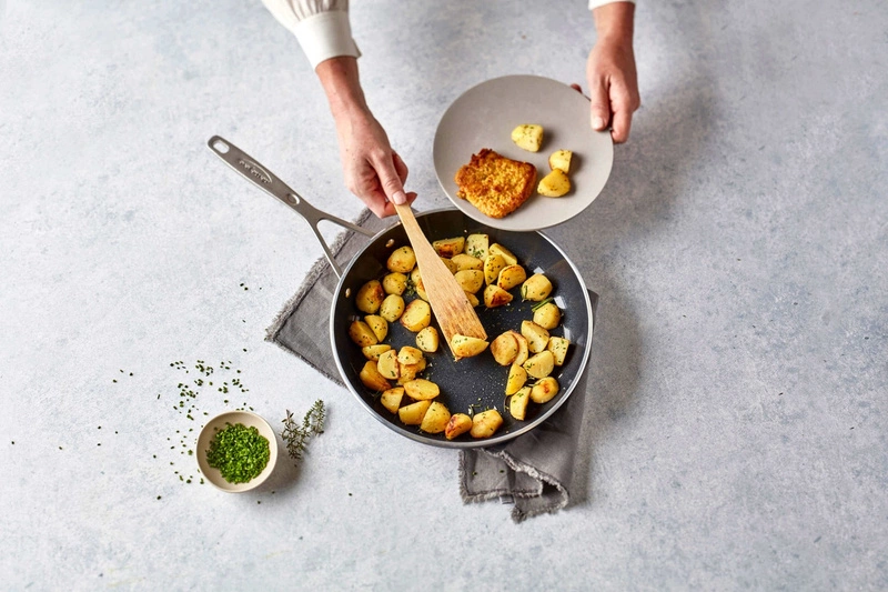 Demeyere - patelnia płytka z powłoką Ceraforce 20 cm Alu Industry 3