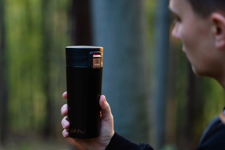 Vialli Design - Kubek termiczny 400ml FUORI czarny Rose Gold