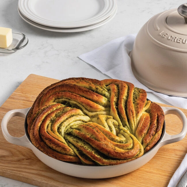 Le Creuset - garnek żeliwny do pieczenia chleba meringue