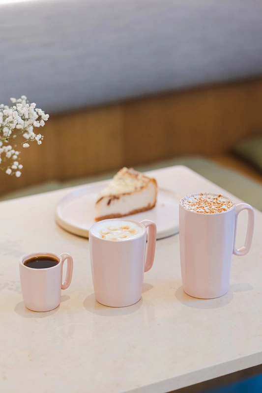 Vialli Design - Dwa kubki ceramiczne z uszkiem 80 ml Fuori różowe