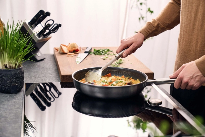 Zwilling - JOY PLUS Patelnia płytka 24 cm