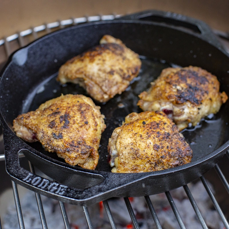 Lodge - patelnia żeliwne 26 cm dwa uchwyty