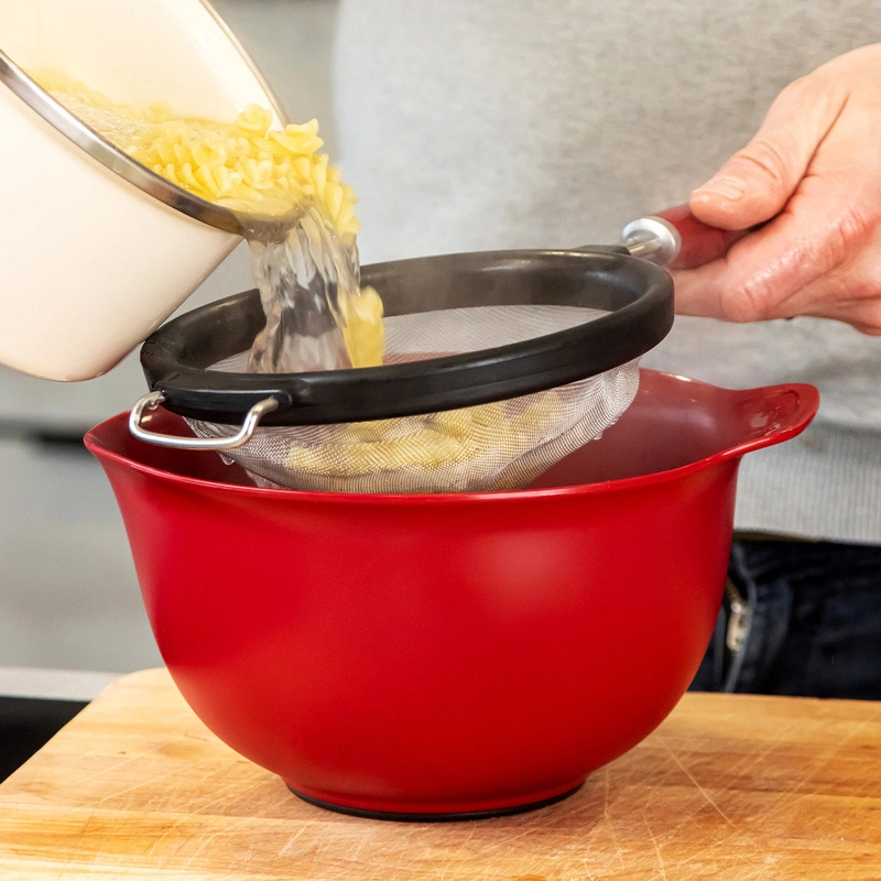 KitchenAid Culinary Tools - sitko kuchenne z uchwytem 17,5cm CORELINE Empire Red