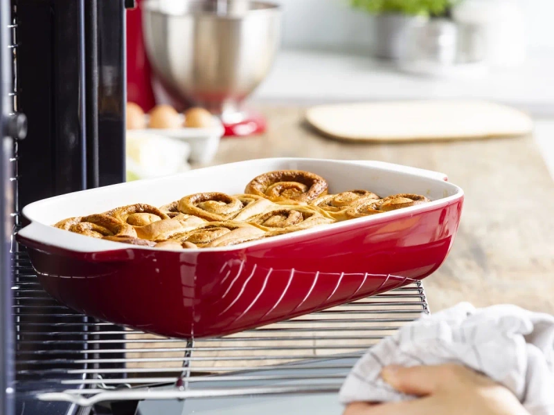 KitchenAid - Naczynie z pokrywką Empire Red S 900 ml