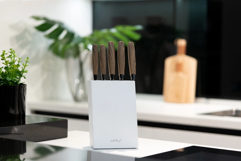 Vialli Design - Zestaw noży w białym bloku 5 szt. Soho